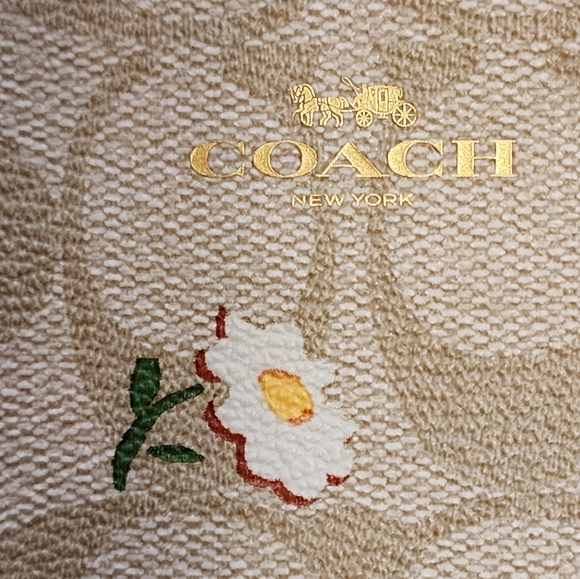 COACH NWT Corner Zip Wristlet In Signature Canvas With Nostalgic Ditsy Print - Picture 3 of 5